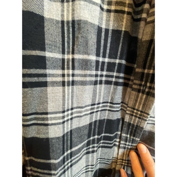 Pendleton Women's Black & Grey Plaid Button Up Shirt, 100% Cotton, Medium - Picture 7 of 8